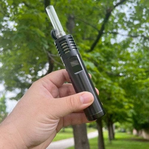 Arizer air max vaporizer size in hand